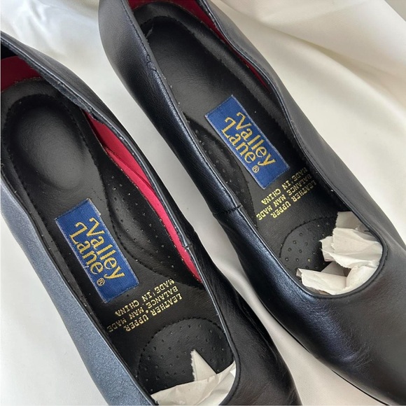 Vintage Black Valley Lane leather Upper slip-on loafers size 8M. - Picture 2 of 8